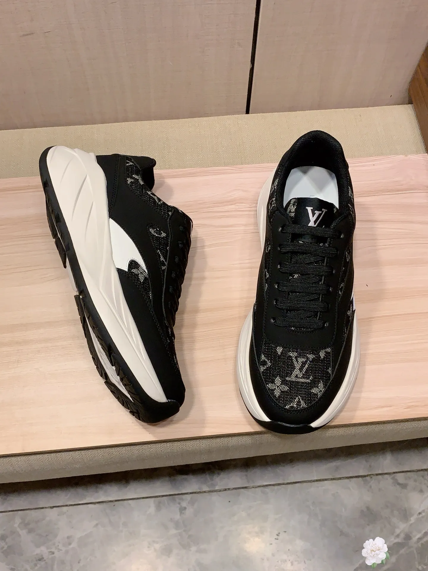 Men's Men's Shoes 💰460💰💰🎩🎩[Lightning][Lightning] "Lv*" The latest and most popular casual shoes, top brands [Seduce] Luxury ~ Purchasing Agency, Top ~ Quality. [Strong] The upper is made of imported breathable cowhide with material ➕ breathable sheepskin feet (•) and fine workmanship. The original stylish and stylish soft rubber wear-resistant and non-slip outsole is light and comfortable on the feet. The real thing looks better when photographed. 305: code: 38-44, 2️⃣ colors selected